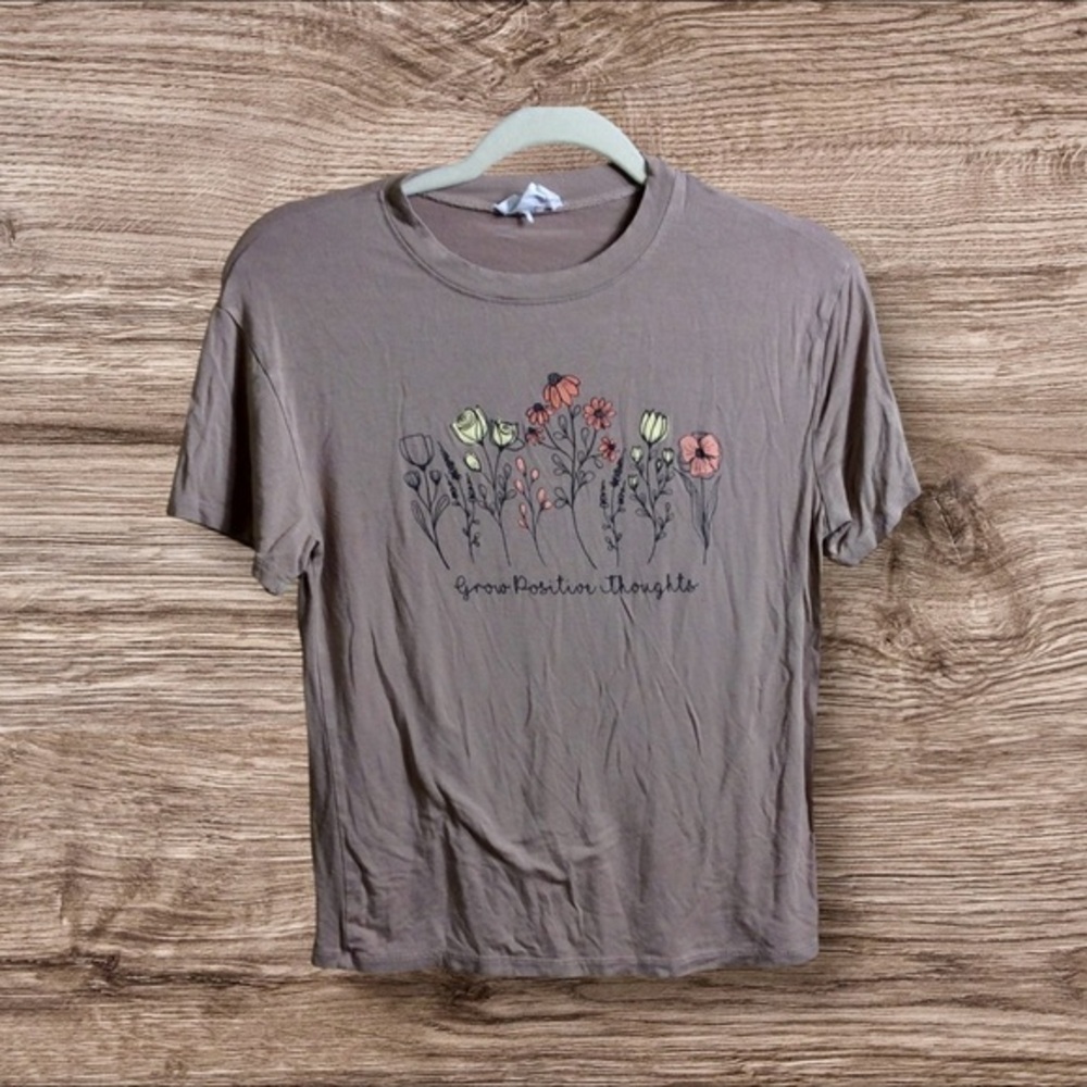 🎈3/$20! 
Starlet brown floral T-shirt. XS.